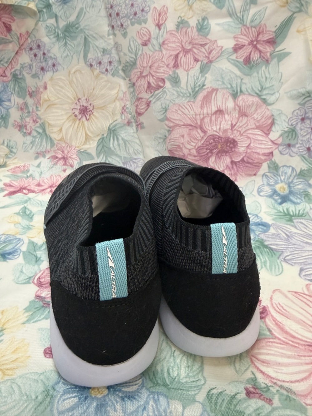 Altra Dyani Slip on Sneakers size 9 like new charcoal shoes walking - Picture 5 of 13